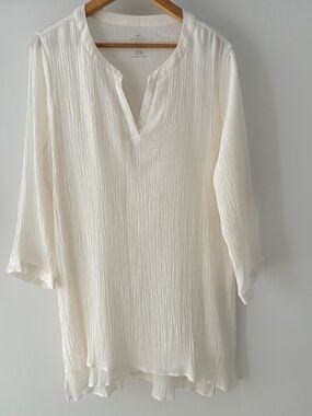 St. John's Bay—Gauze Cream Crinkle V-Neck Tunic, 3/4 Button Sleeve (Size XL)